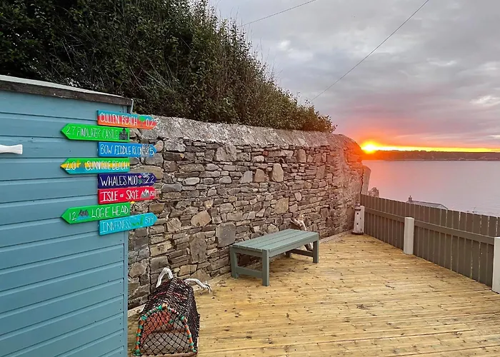 Hill Crest - Cliff Top Cottage With Stunning Views