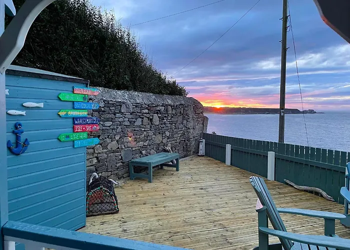 Hill Crest - Cliff Top Cottage With Stunning Views