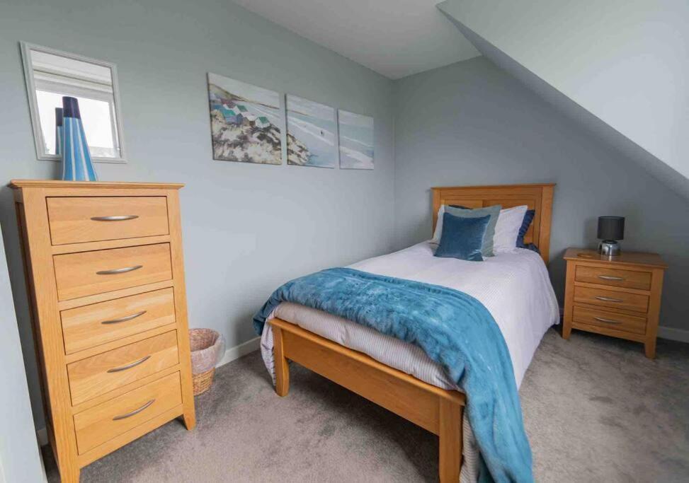 Hill Crest - Cliff With Stunning Views Holiday home Cullen
