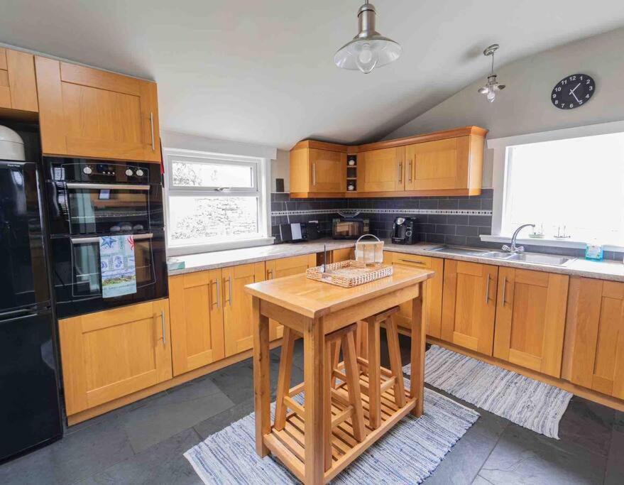 Holiday home Hill Crest - Cliff With Stunning Views
