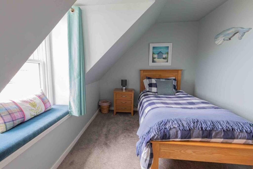 Hill Crest - Cliff With Stunning Views Holiday home *