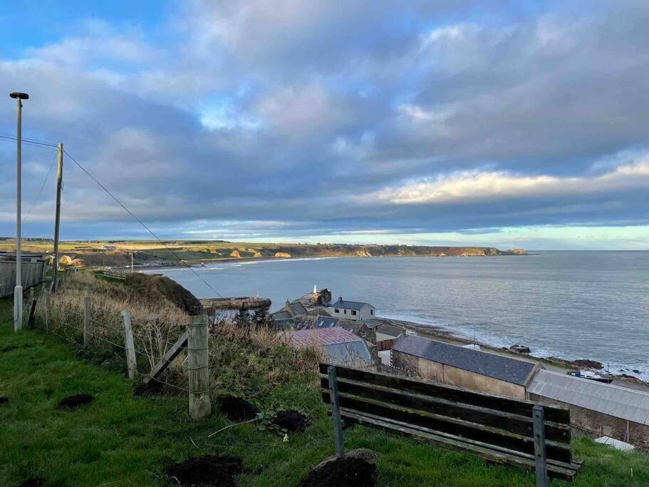 Hill Crest - Cliff With Stunning Views