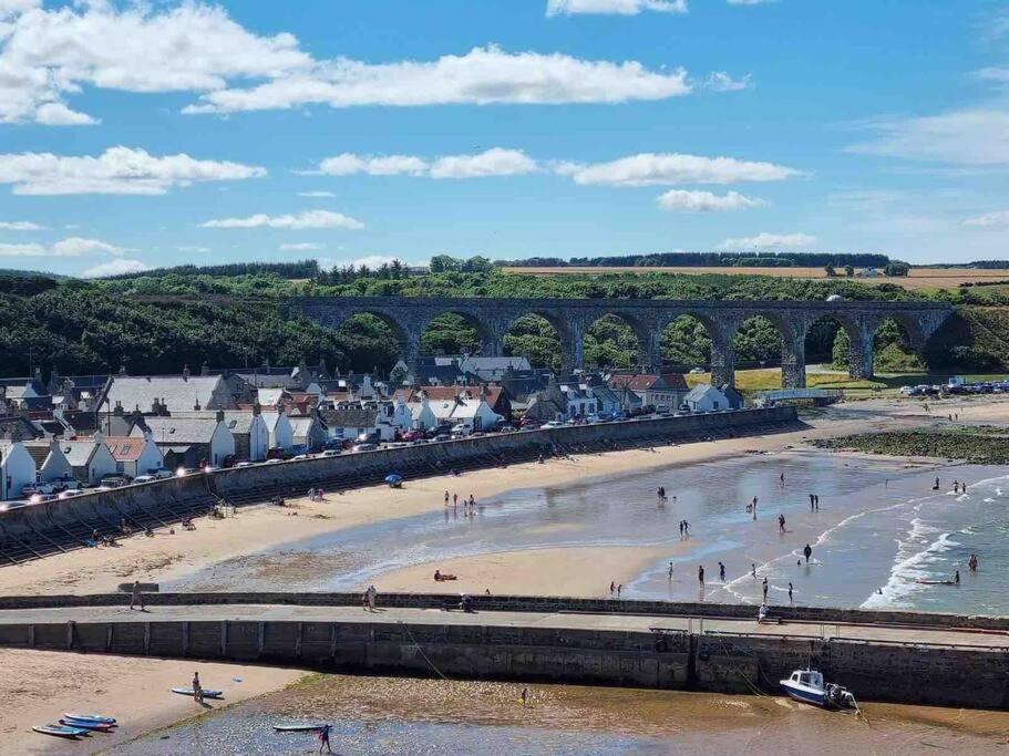 Hill Crest - Cliff With Stunning Views Holiday home